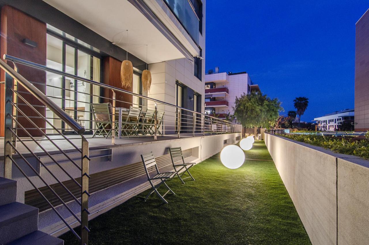 Sitges Garden Paradise: 3-Bedroom Villa with Pool and Terrace Exterior photo